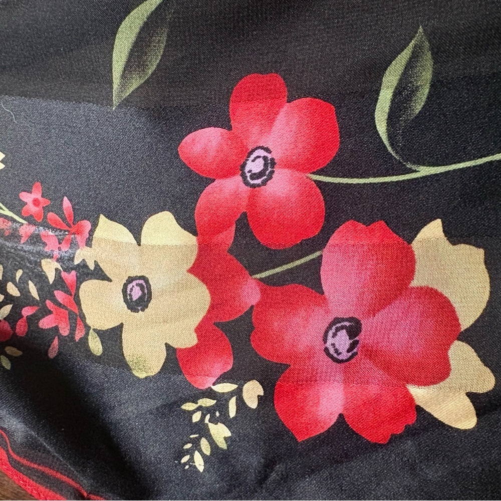 Elegant Black and Red Floral Scarf - Picture 3 of 3